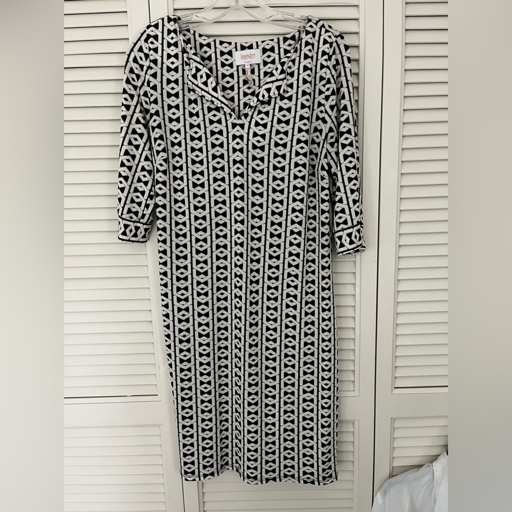 Laundry by Shelly Segal size Medium
